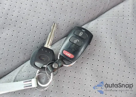 2008 Hyundai Entourage Gls/Limited z USA, uszkodzony, nr VIN KNDMC233886047747